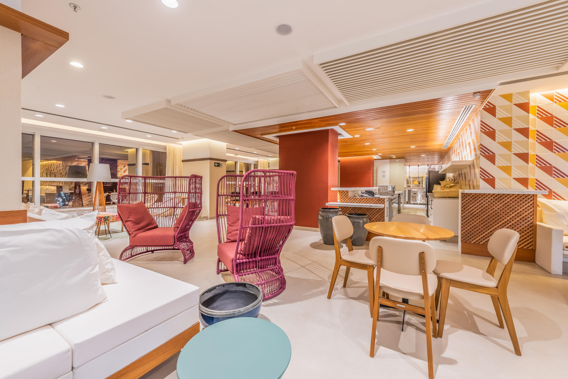 image-housing-carousel