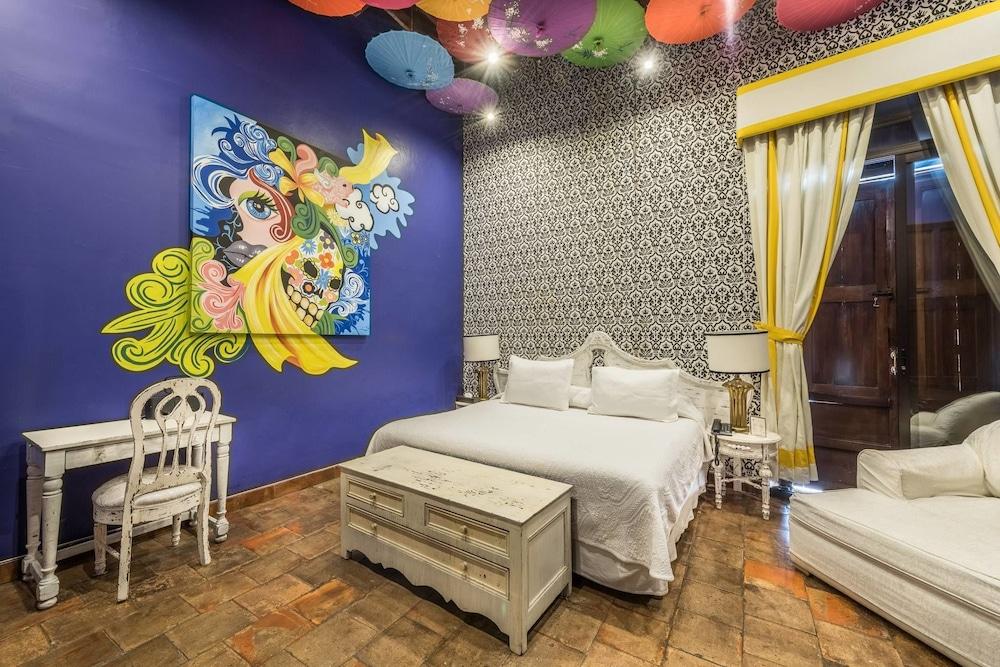image-housing-carousel