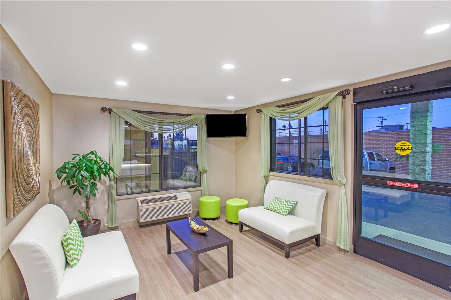 image-housing-carousel