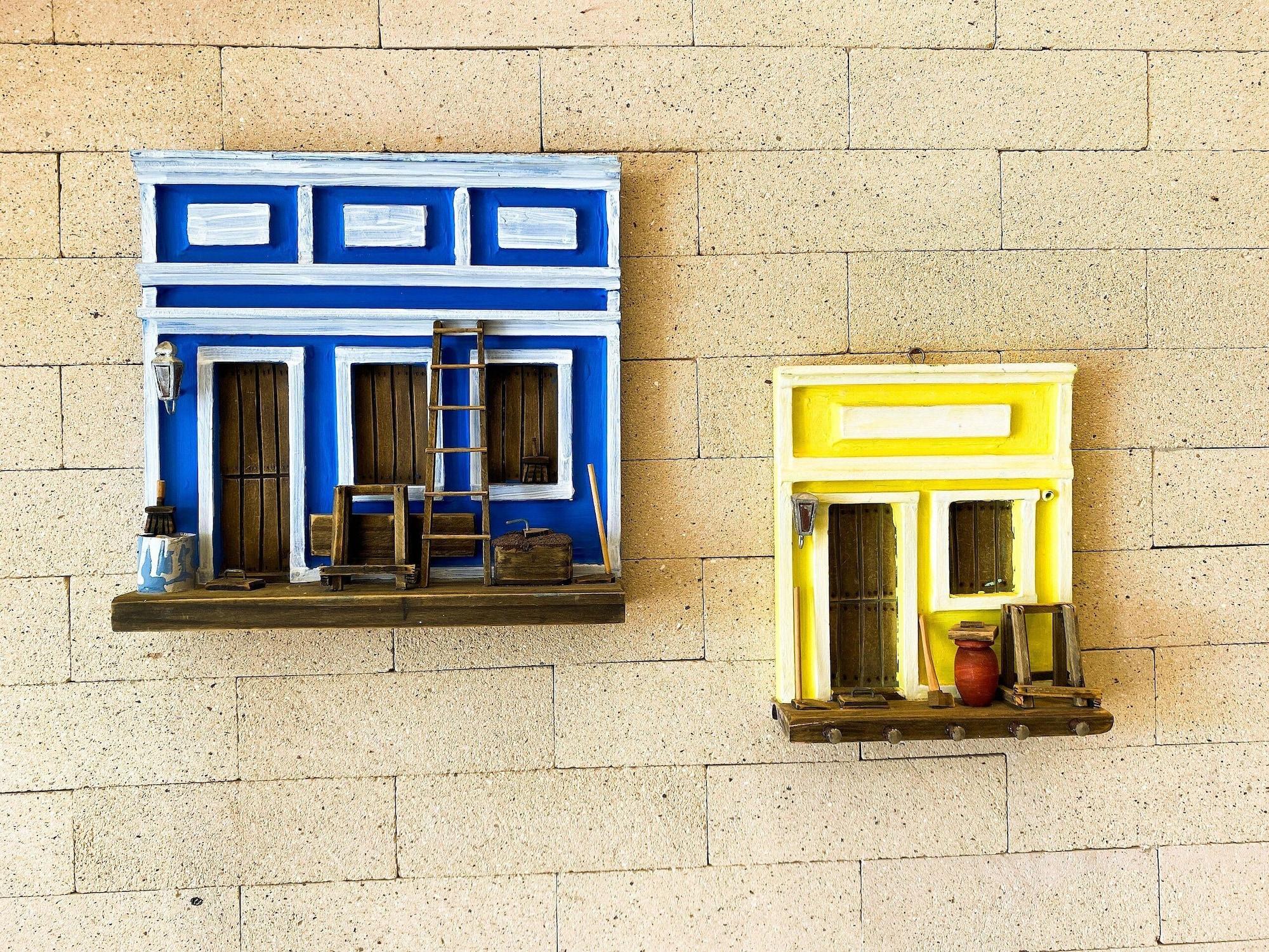 image-housing-carousel
