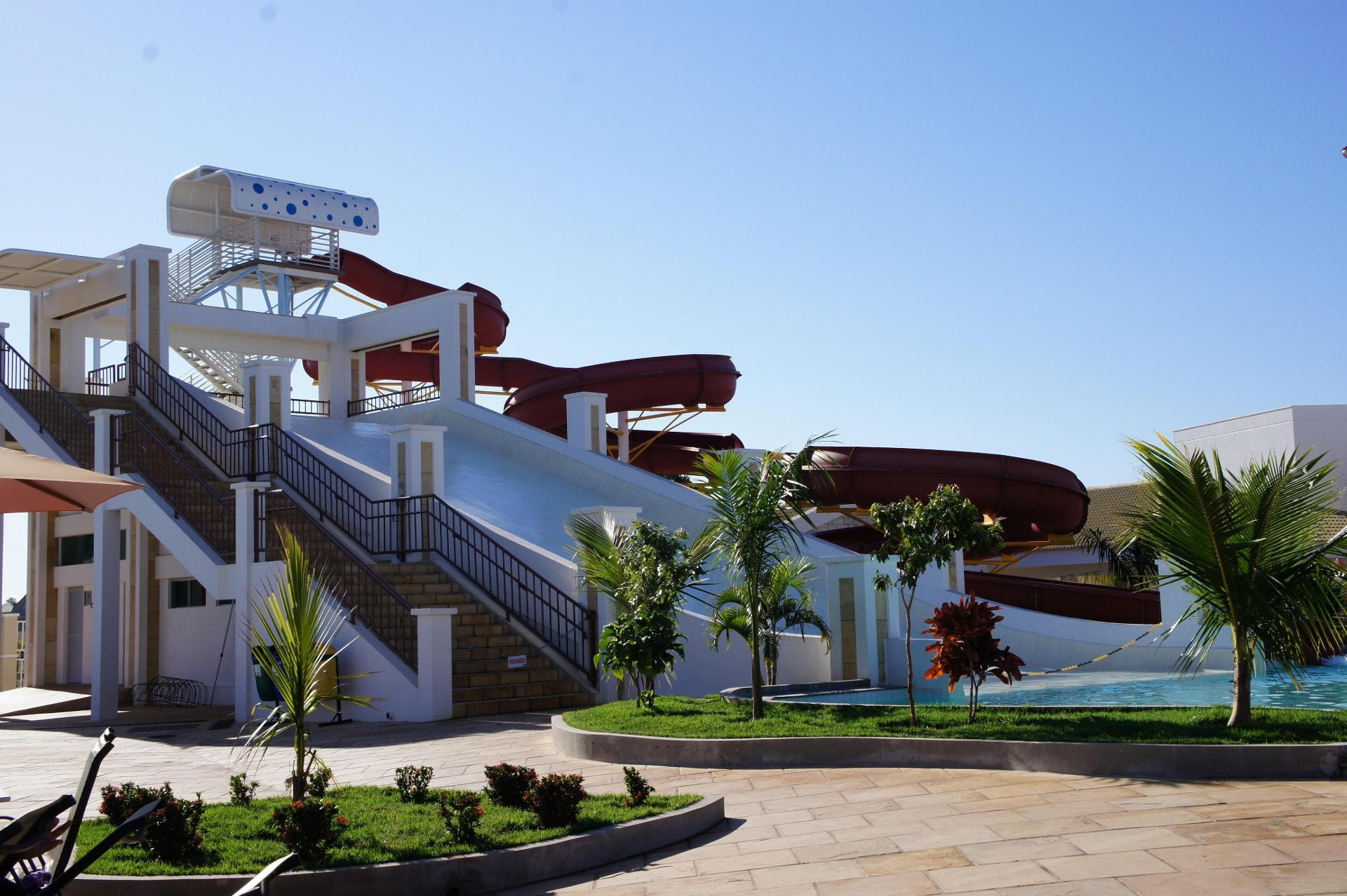 image-housing-carousel