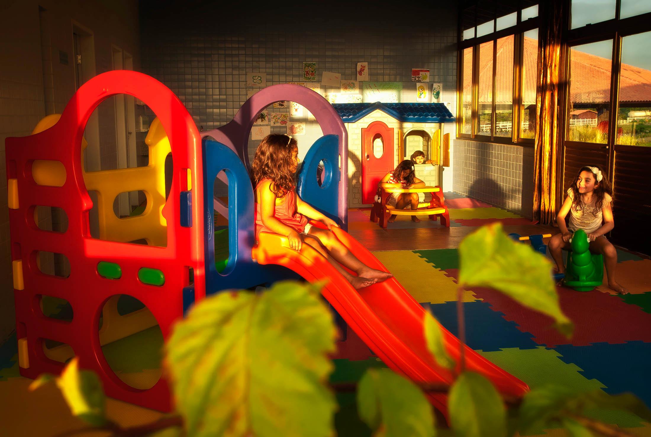 image-housing-carousel