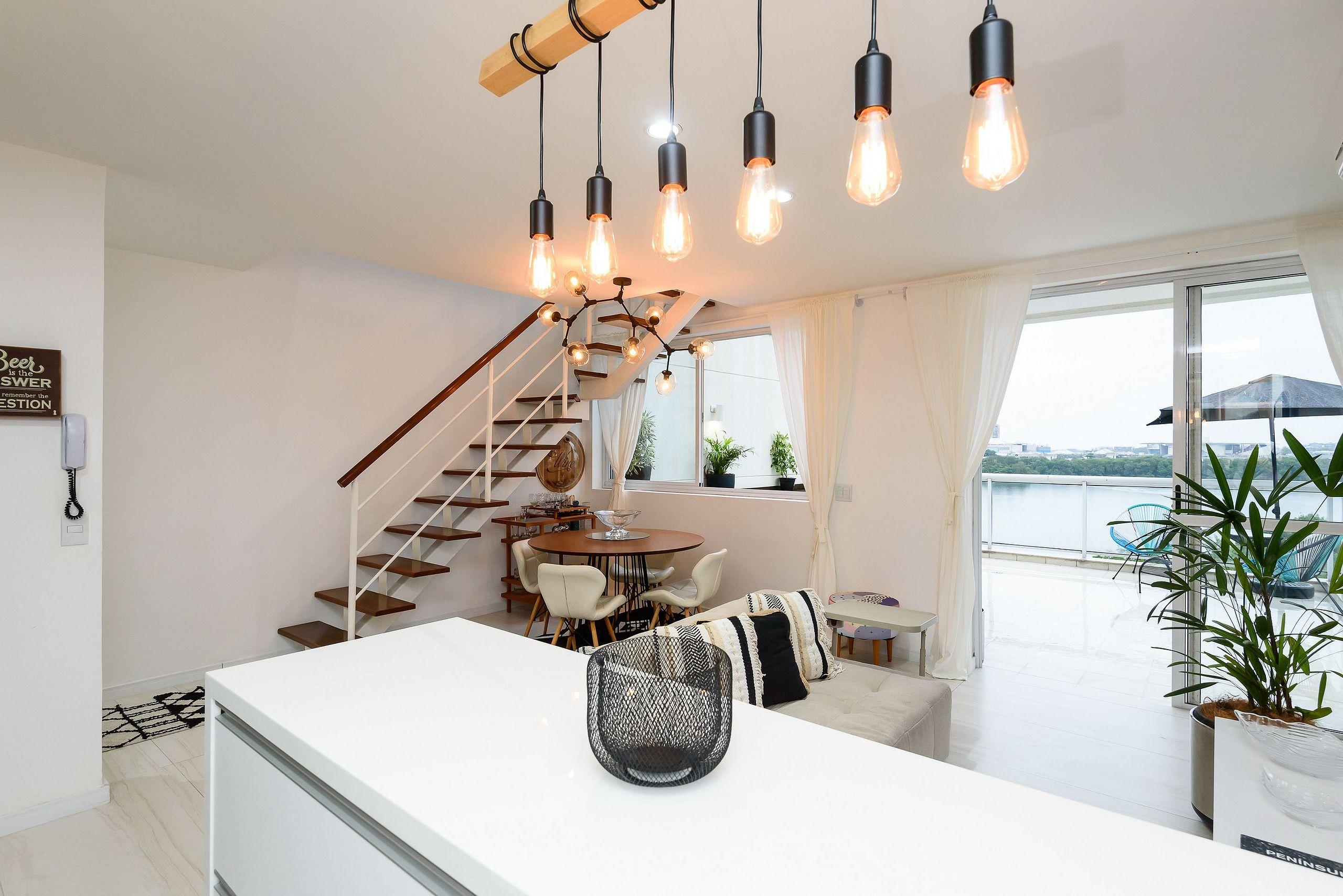 image-housing-carousel