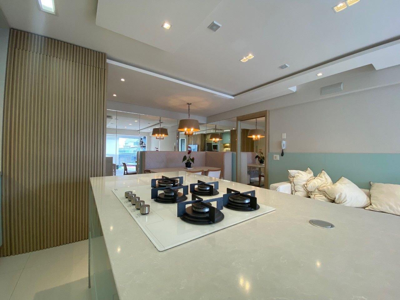 image-housing-carousel