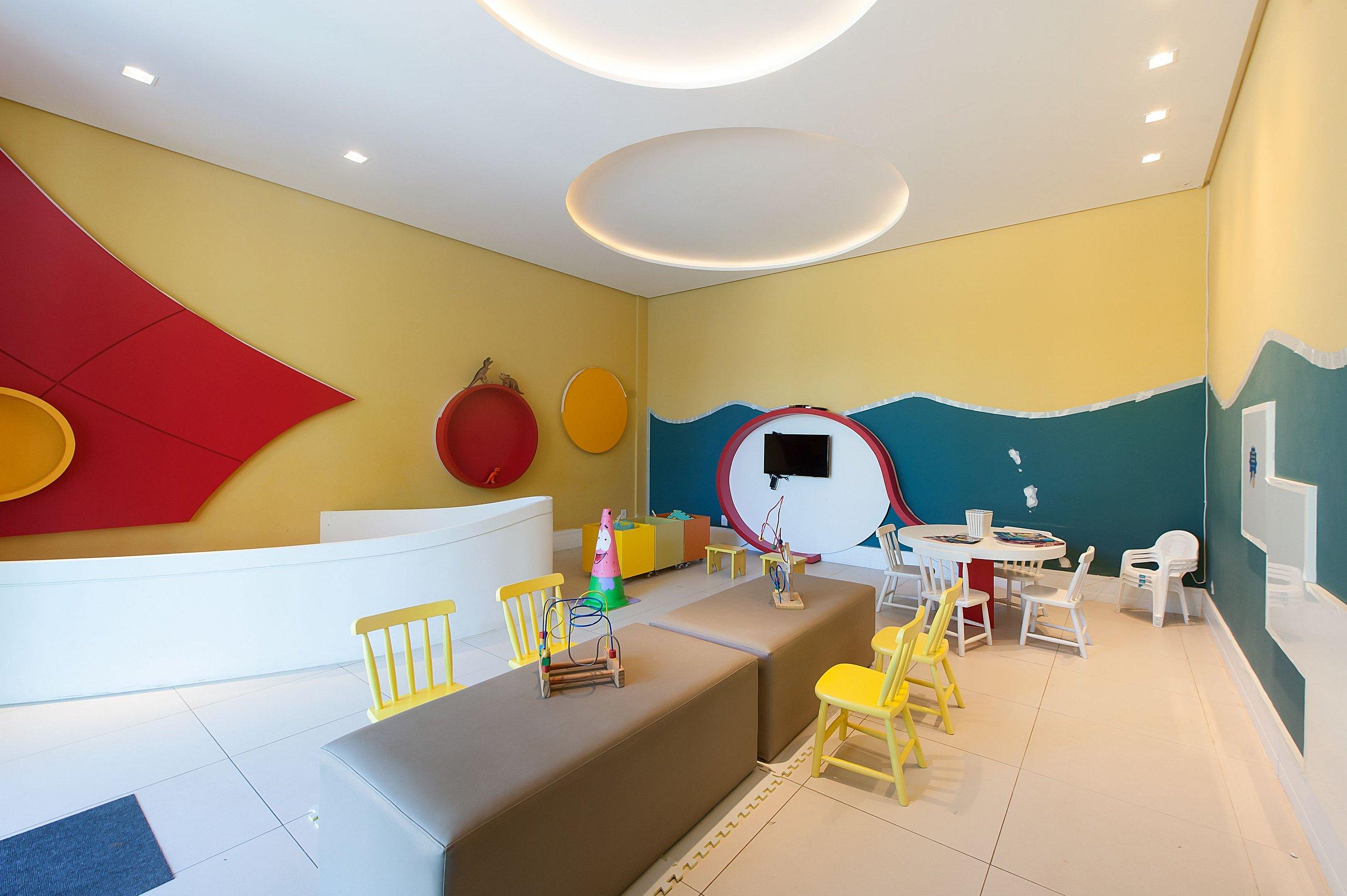 image-housing-carousel
