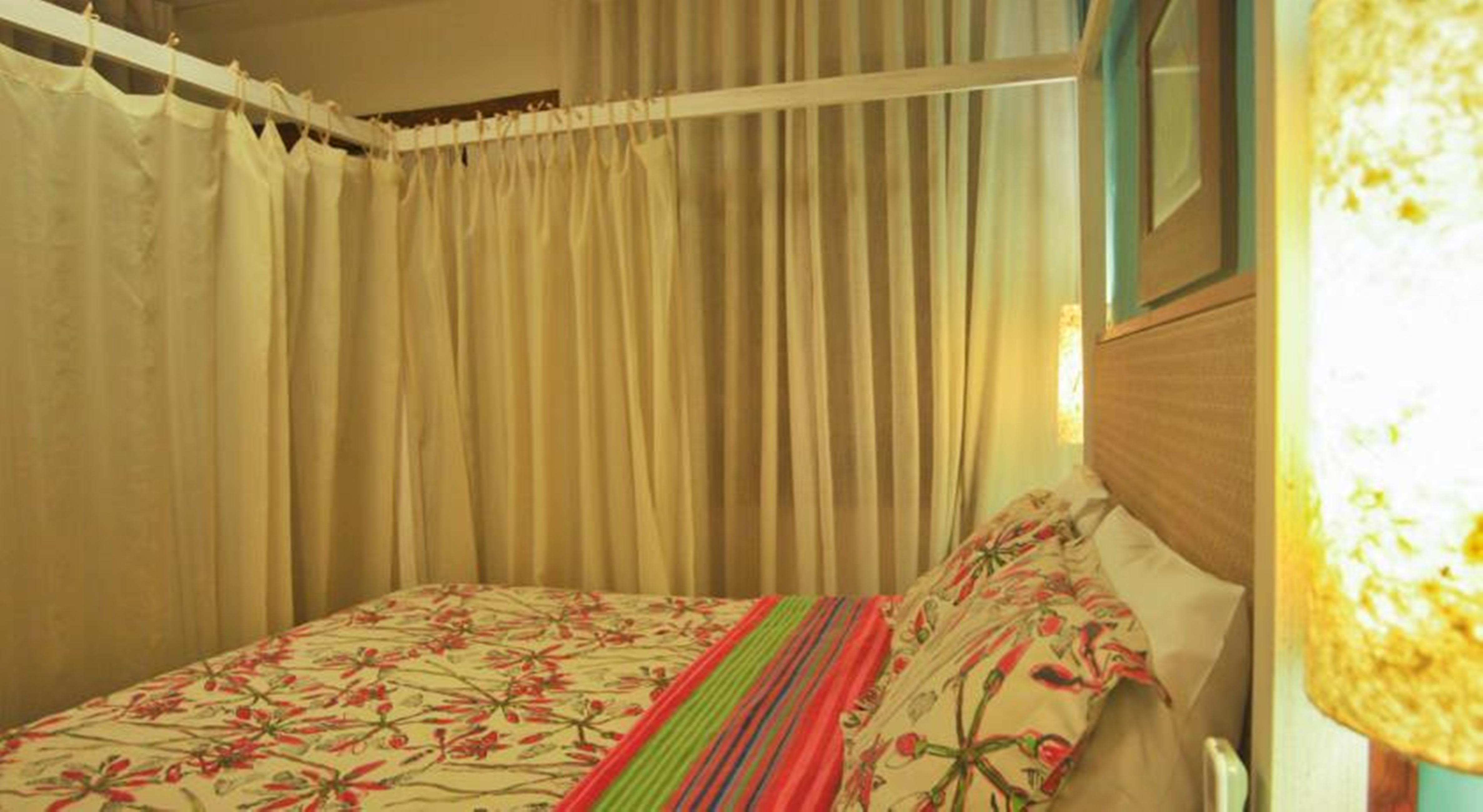 image-housing-carousel