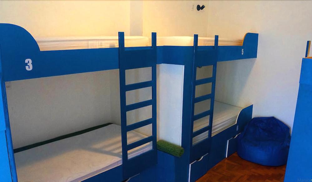 image-housing-carousel