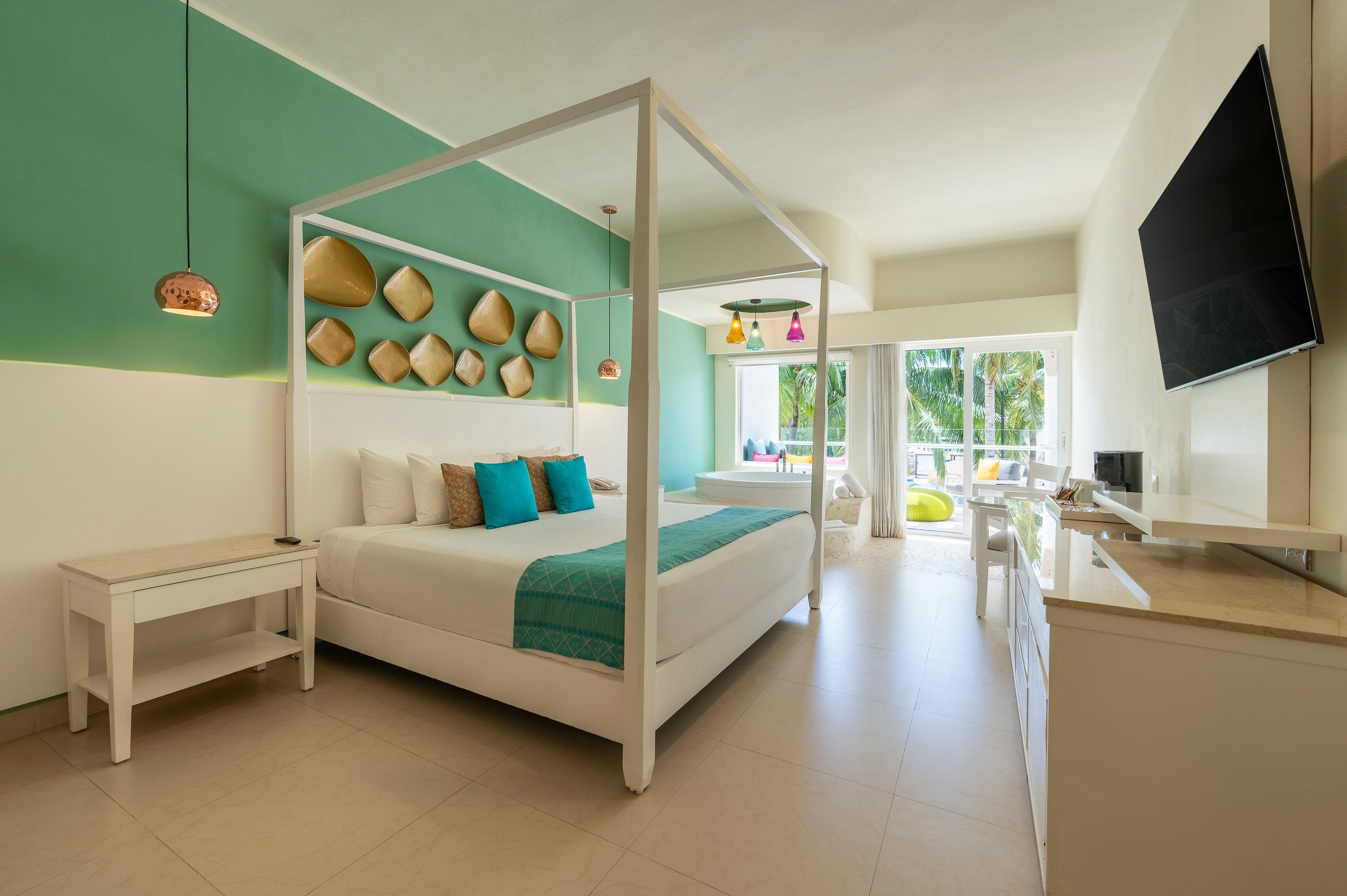 Junior Suite Pool Walkout