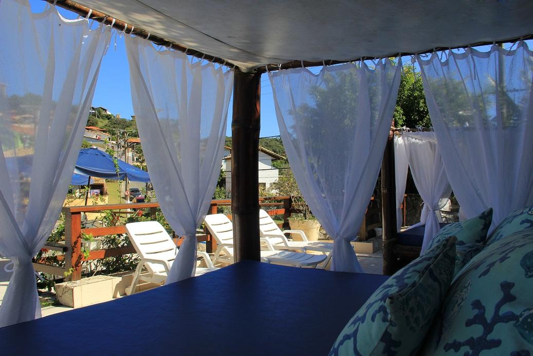 image-housing-carousel