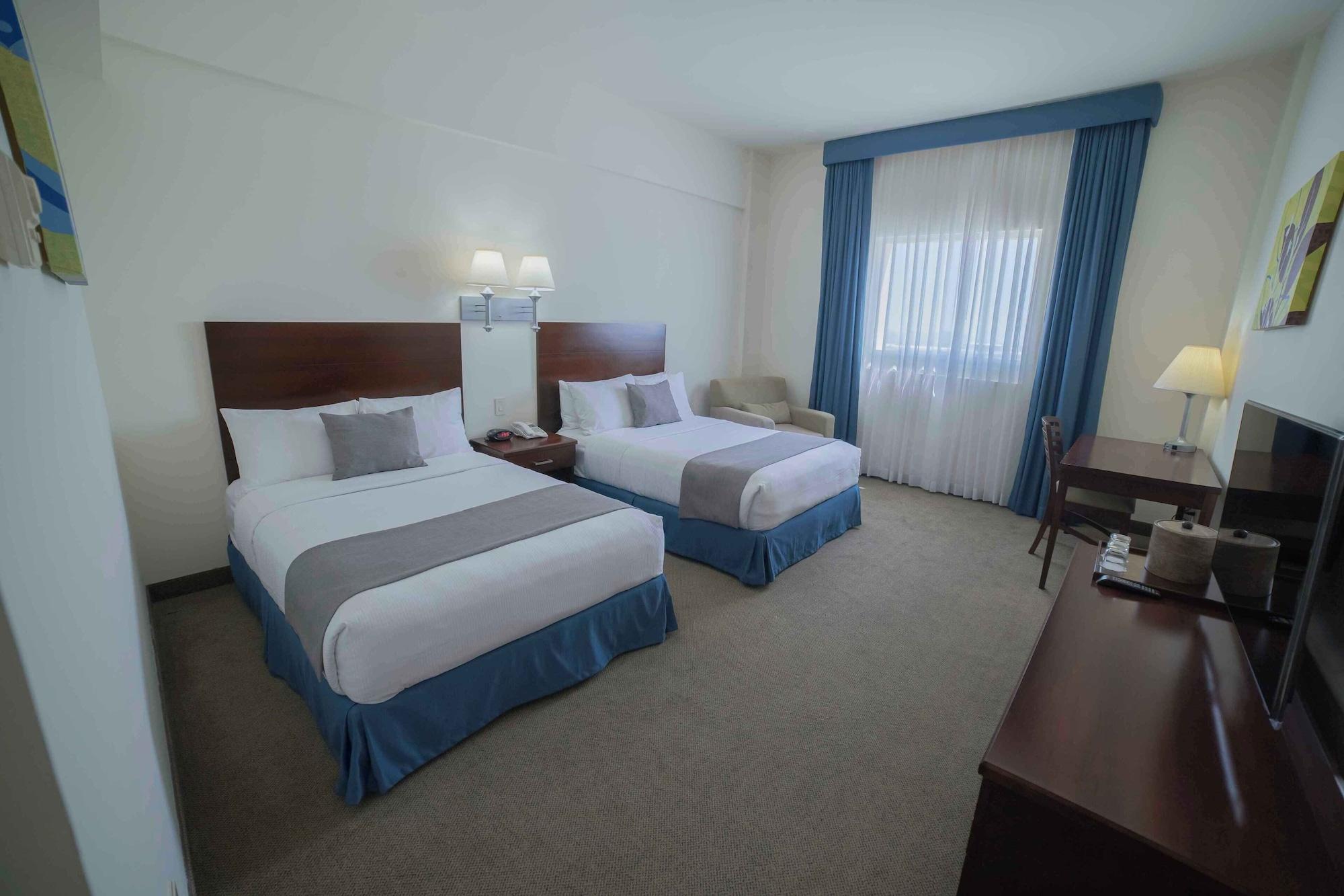 Habitación Estándar, 2 camas dobles - No Fumadores
