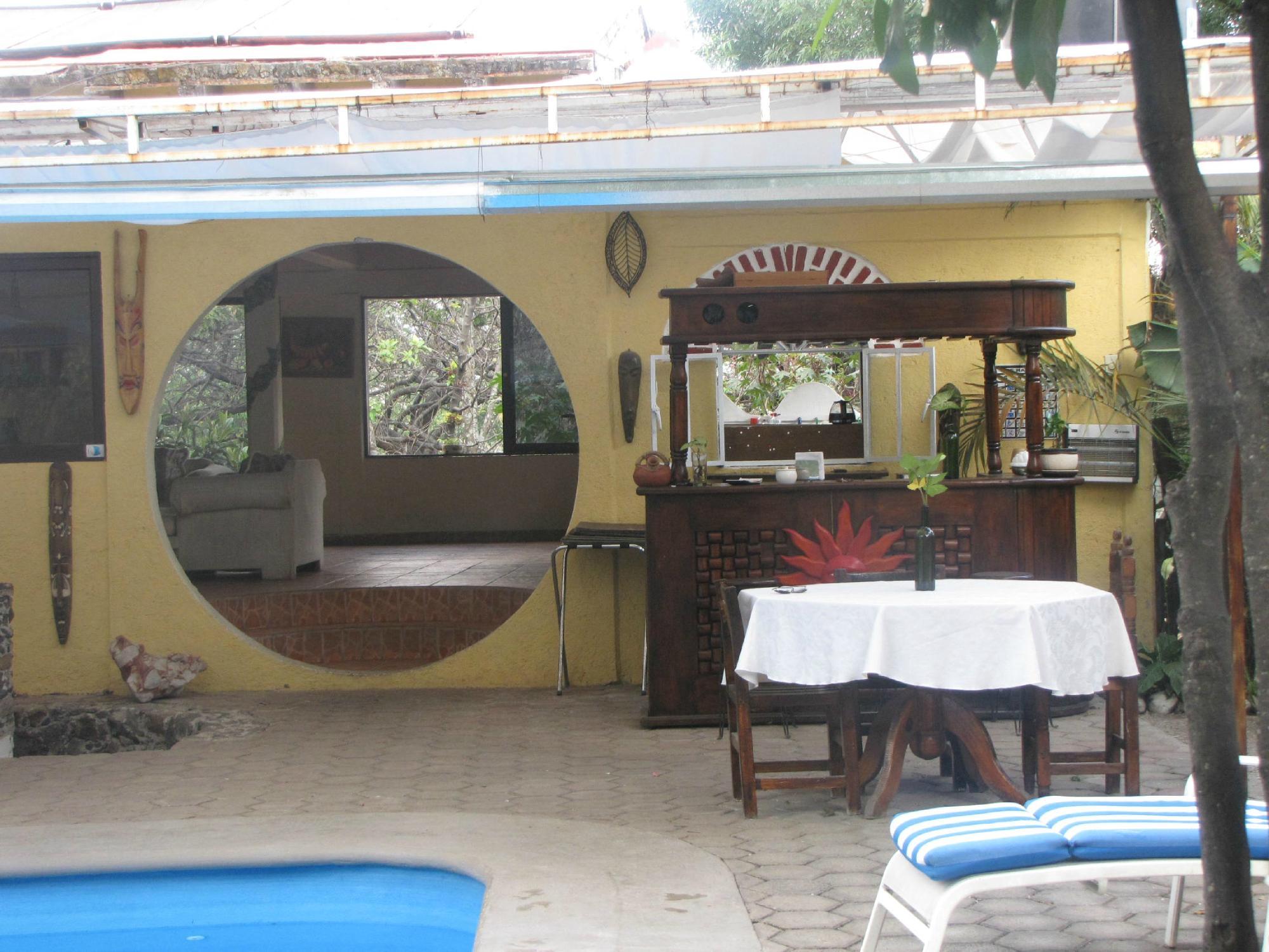 image-housing-carousel