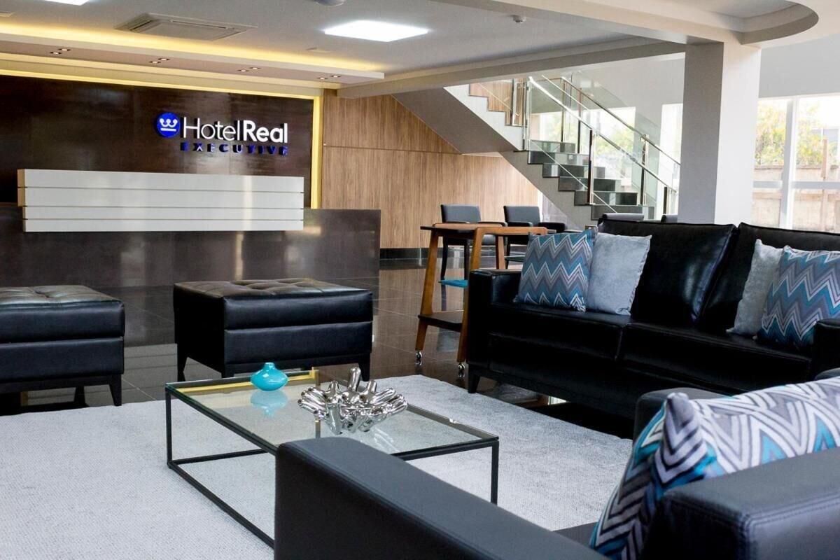 image-housing-carousel