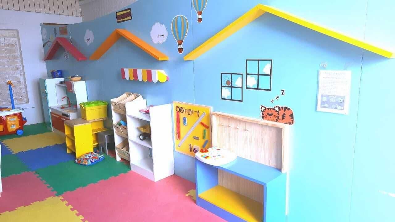image-housing-carousel