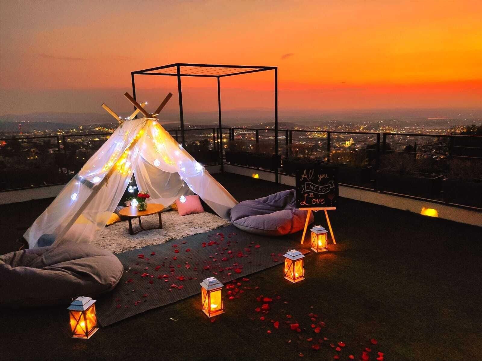 image-housing-carousel