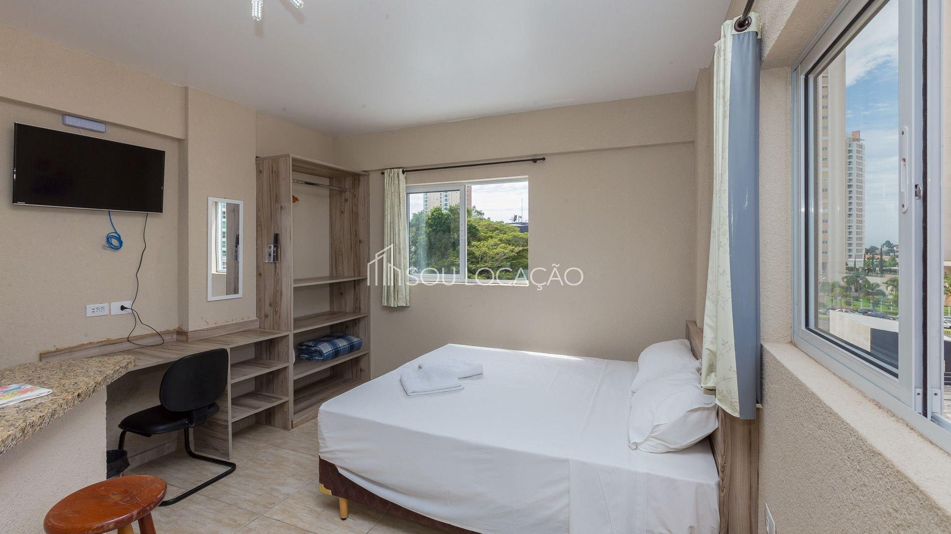 image-housing-carousel