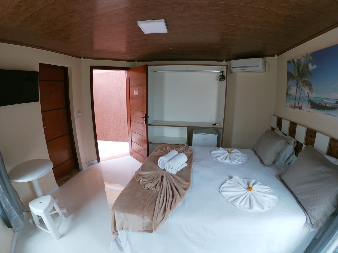 image-housing-carousel