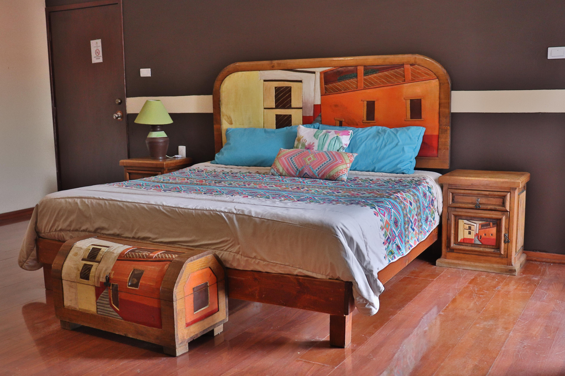 image-housing-carousel