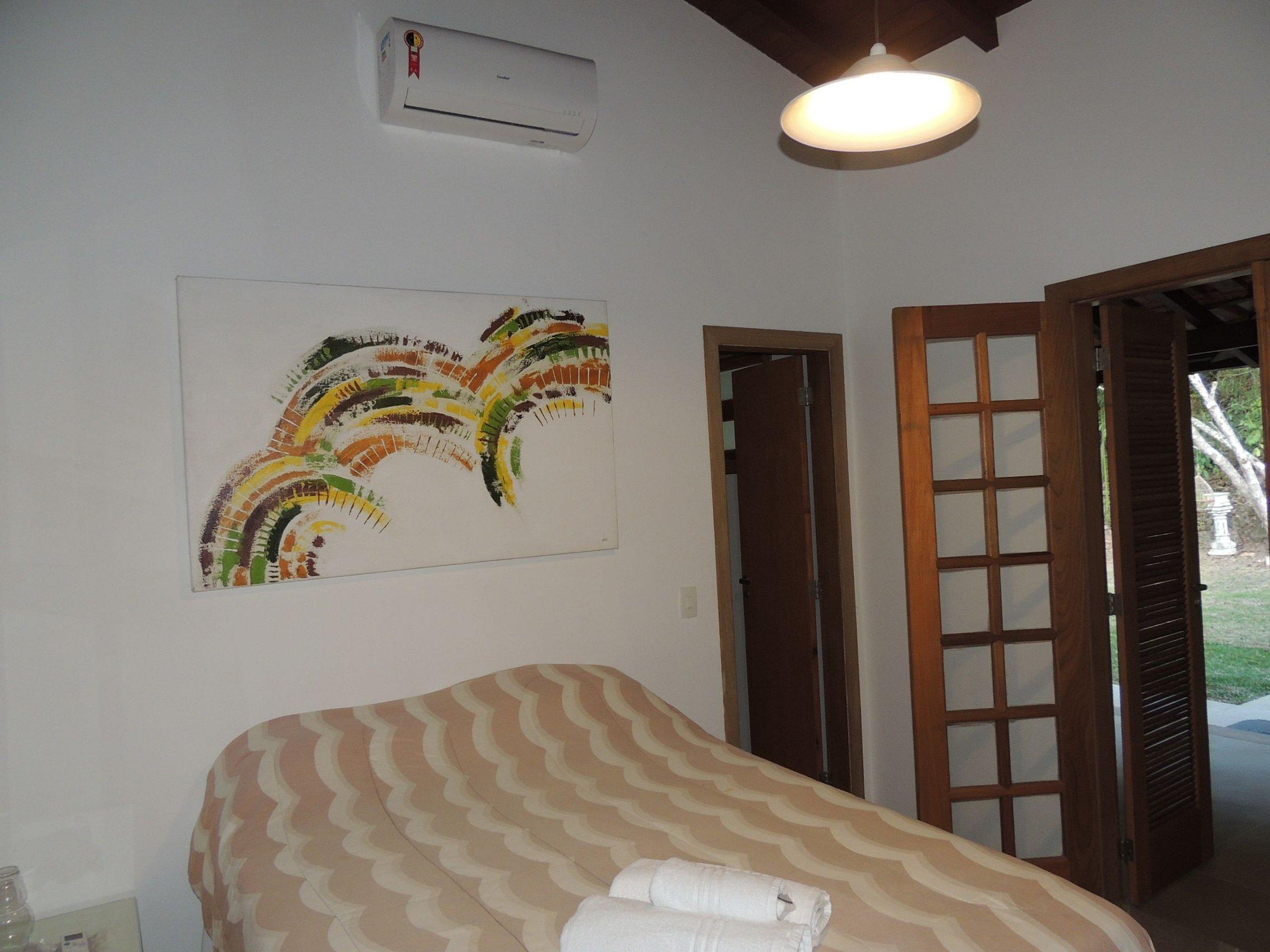 image-housing-carousel