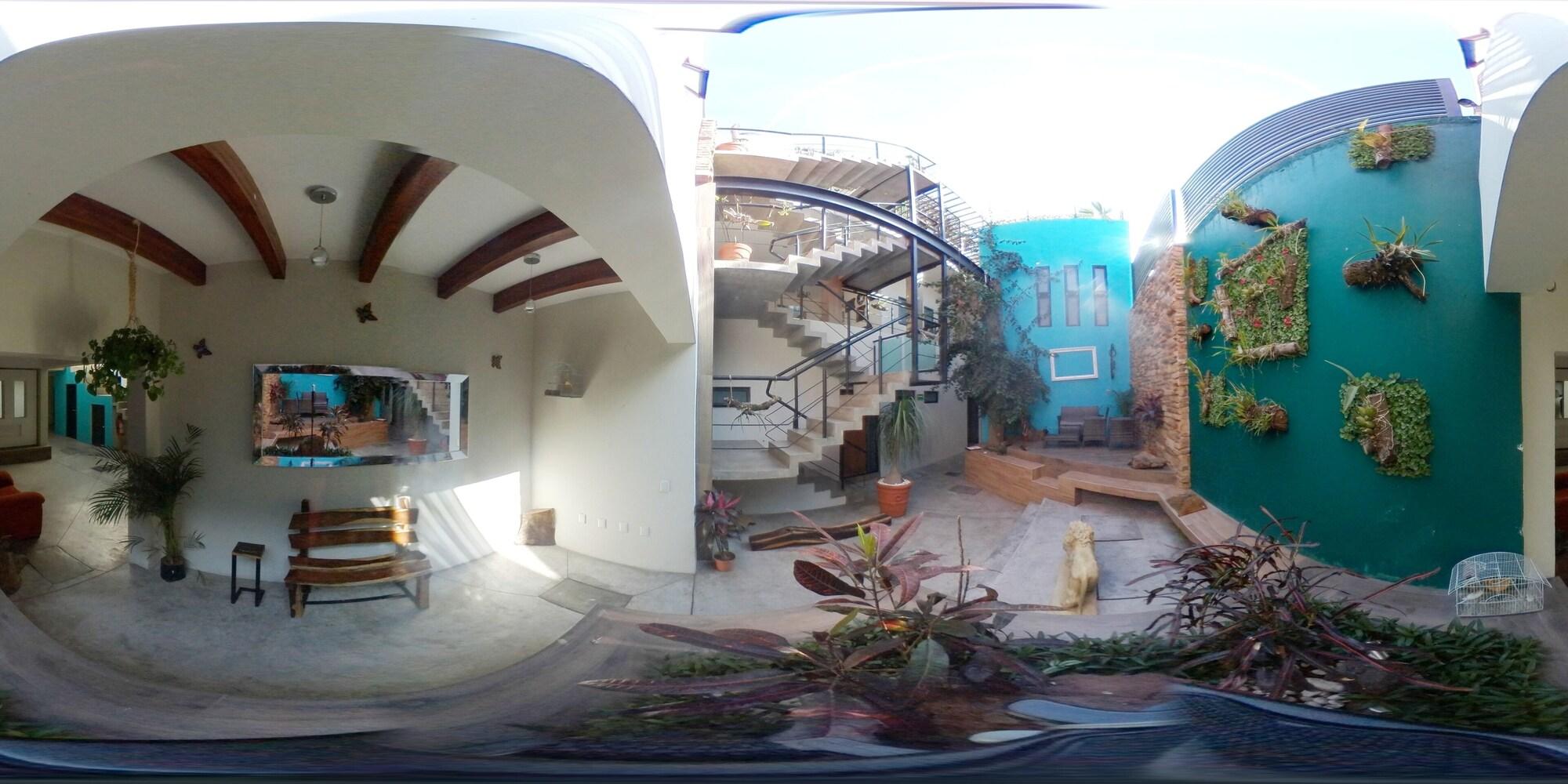 image-housing-carousel