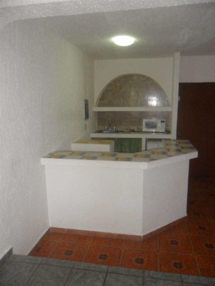 image-housing-carousel
