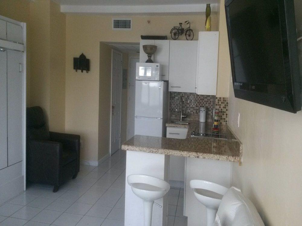 image-housing-carousel