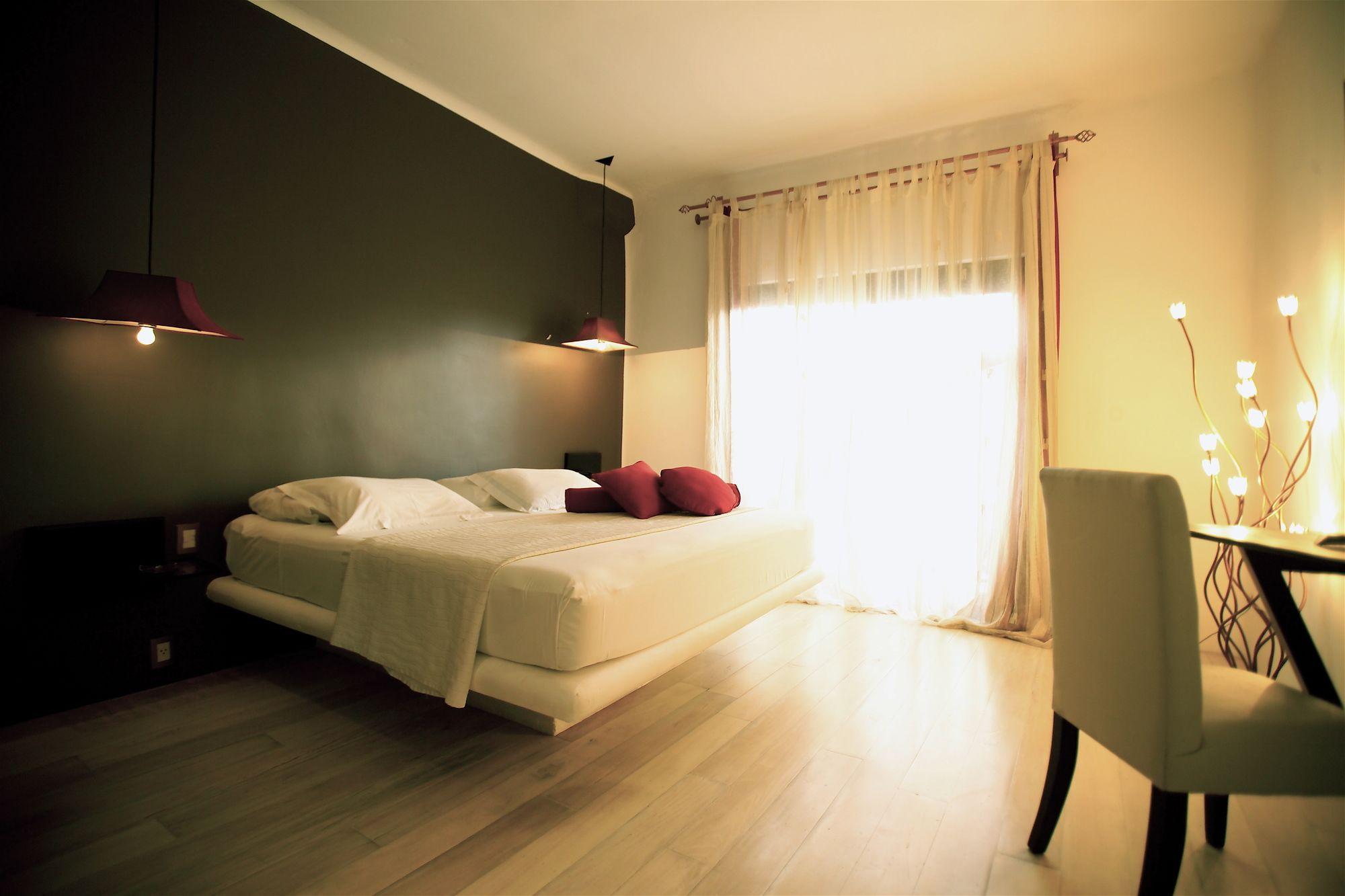 Habitación doble Deluxe, 1 cama King size, balcón, vista a la piscina