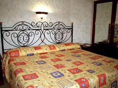 image-housing-carousel