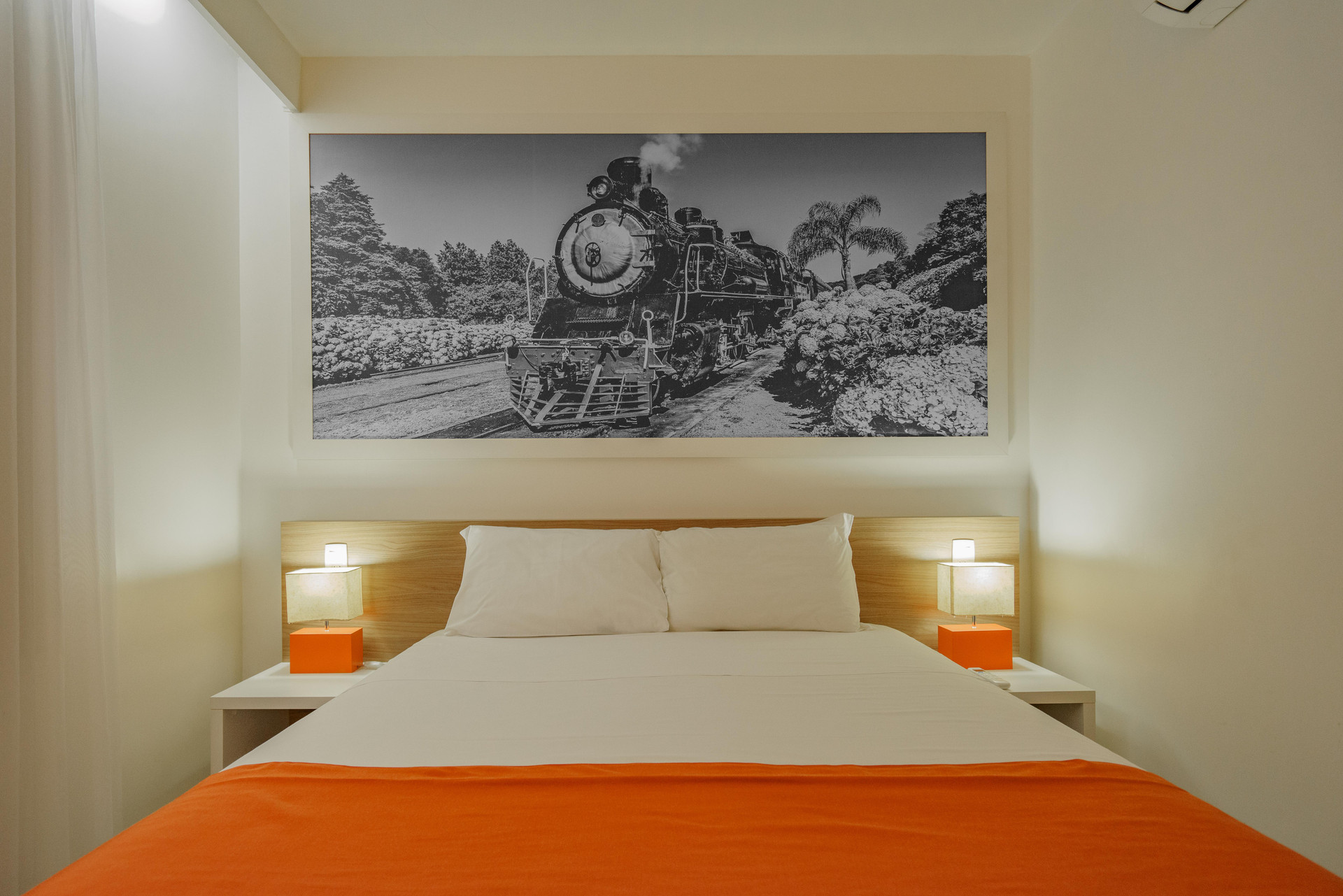 image-housing-carousel