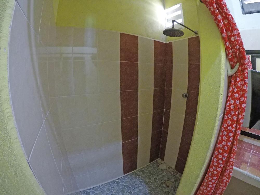 image-housing-carousel