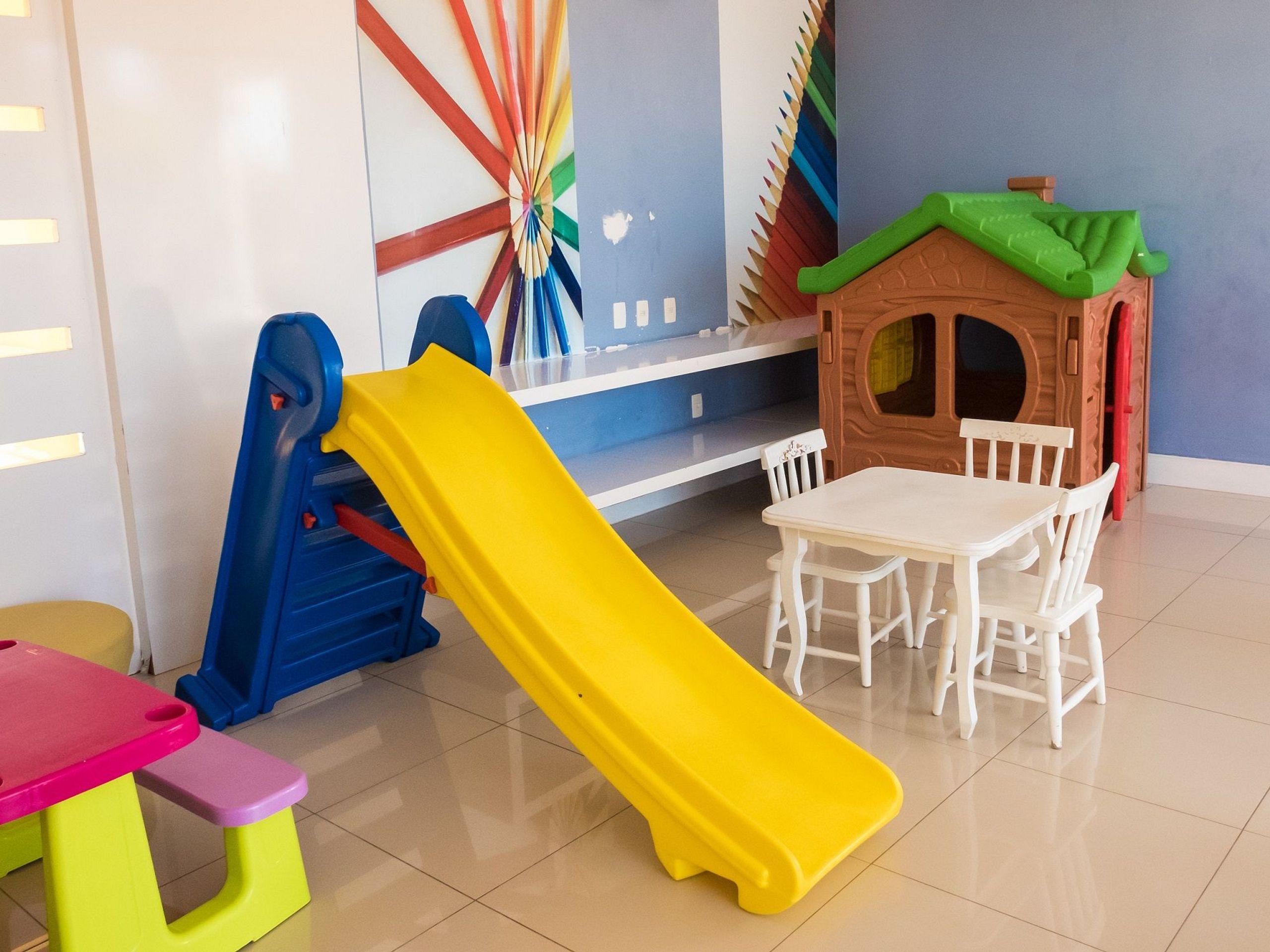image-housing-carousel