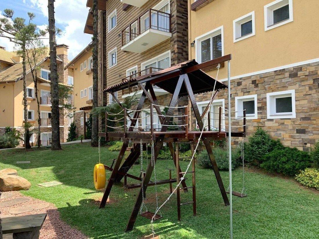 image-housing-carousel
