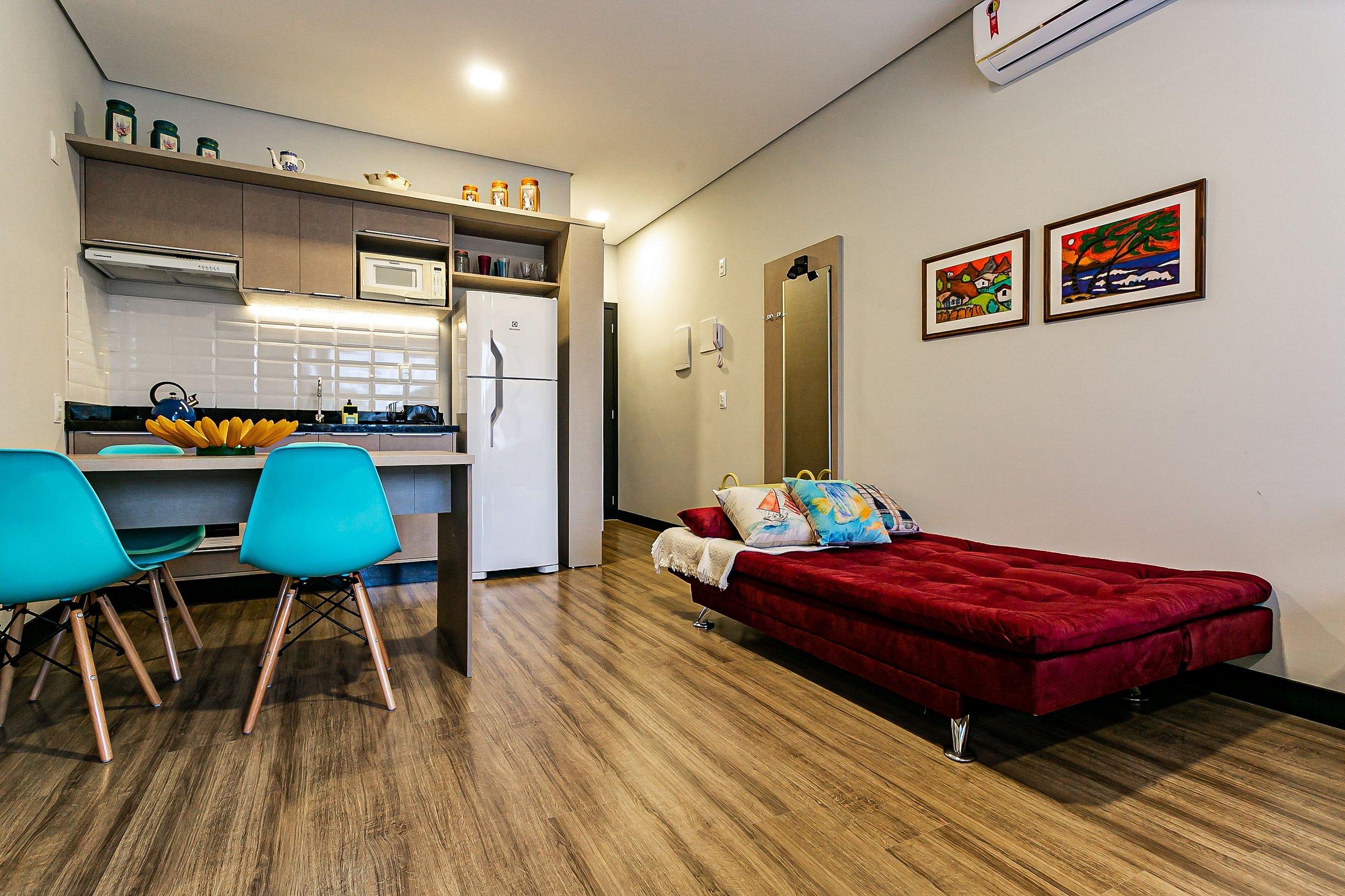 image-housing-carousel
