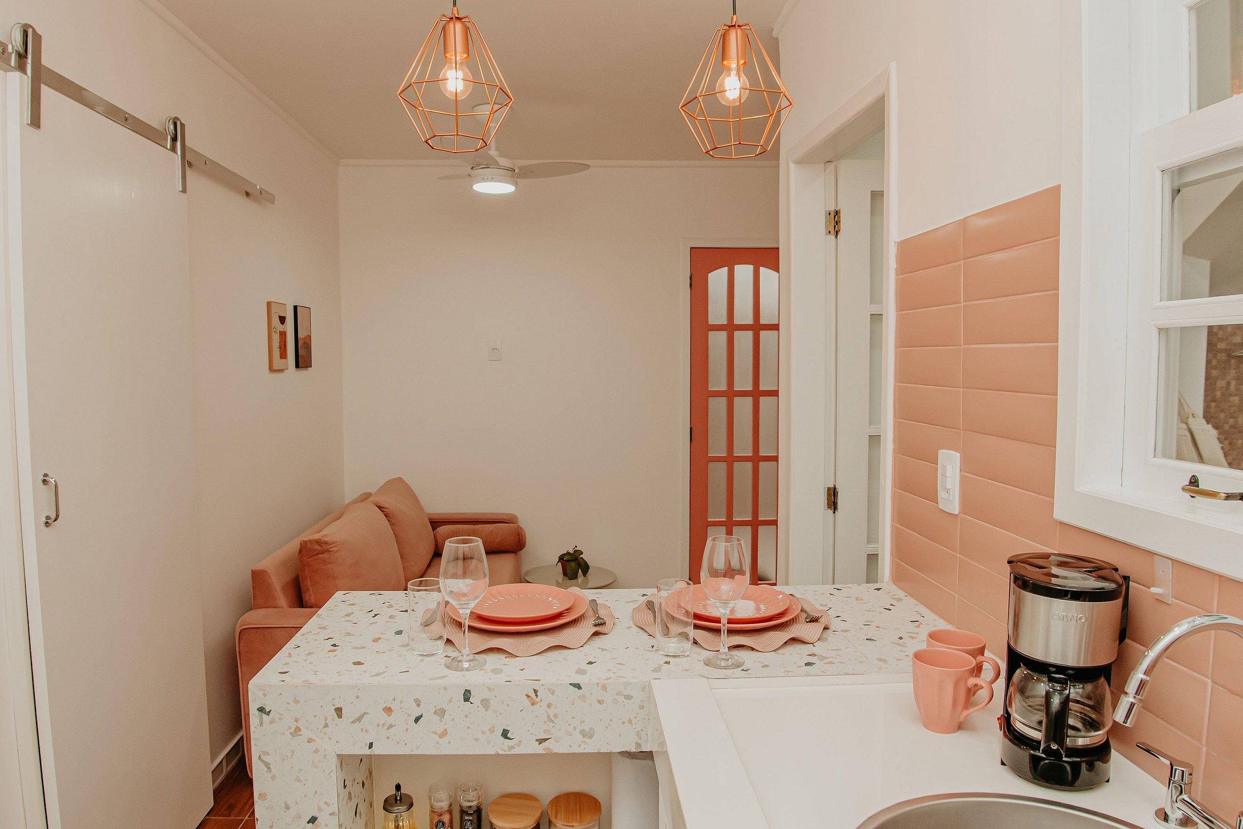 image-housing-carousel