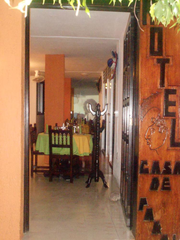 image-housing-carousel