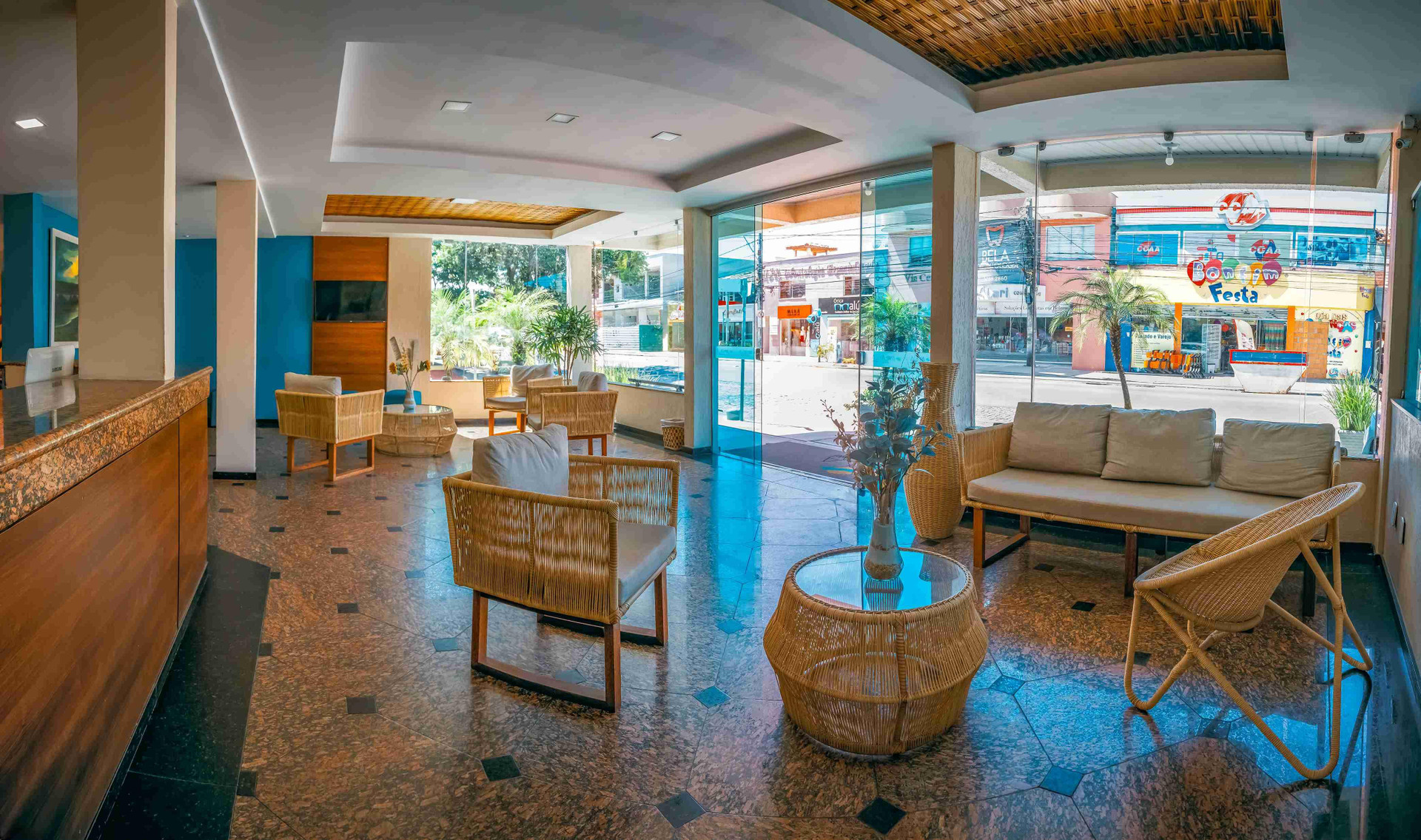 image-housing-carousel