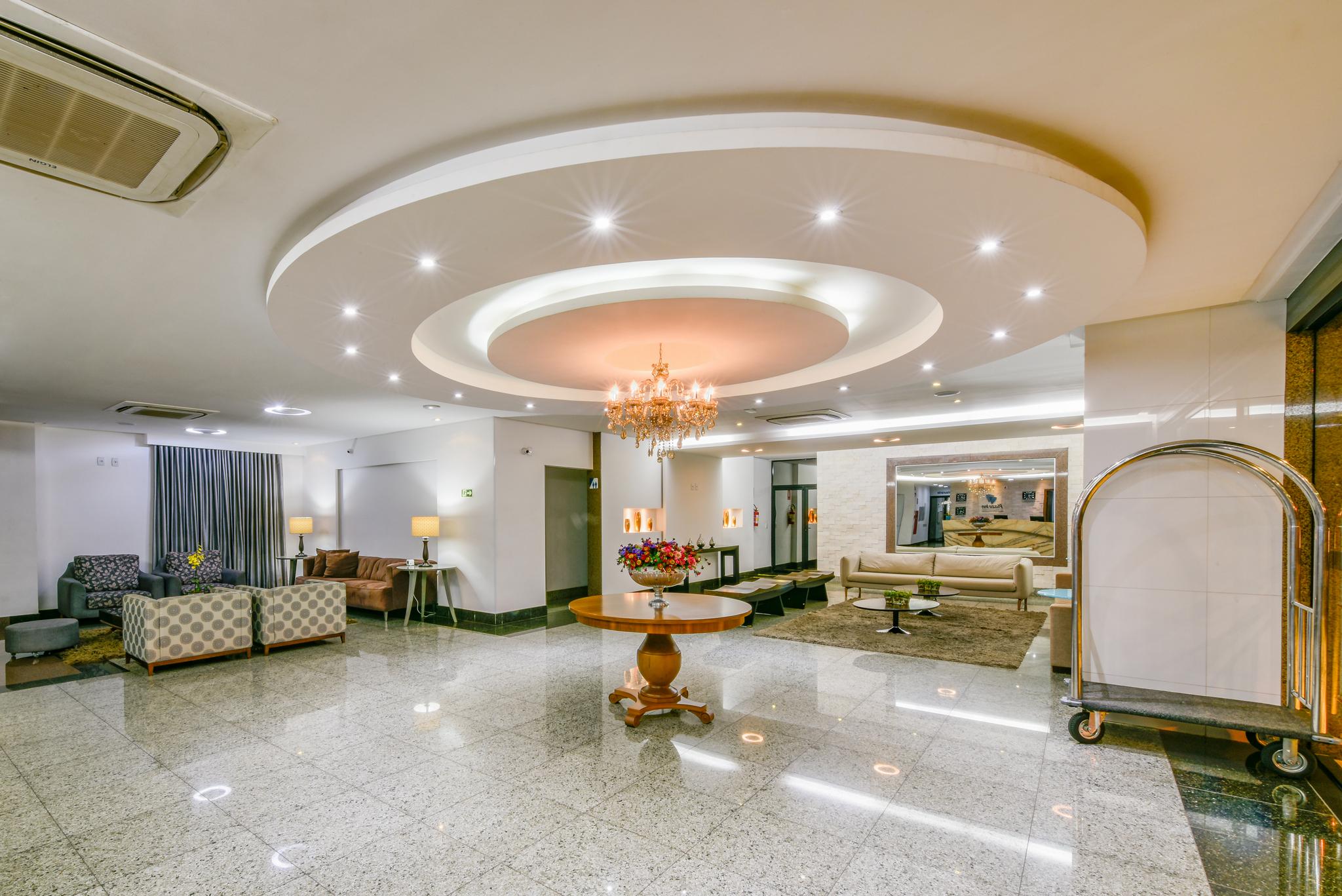 image-housing-carousel
