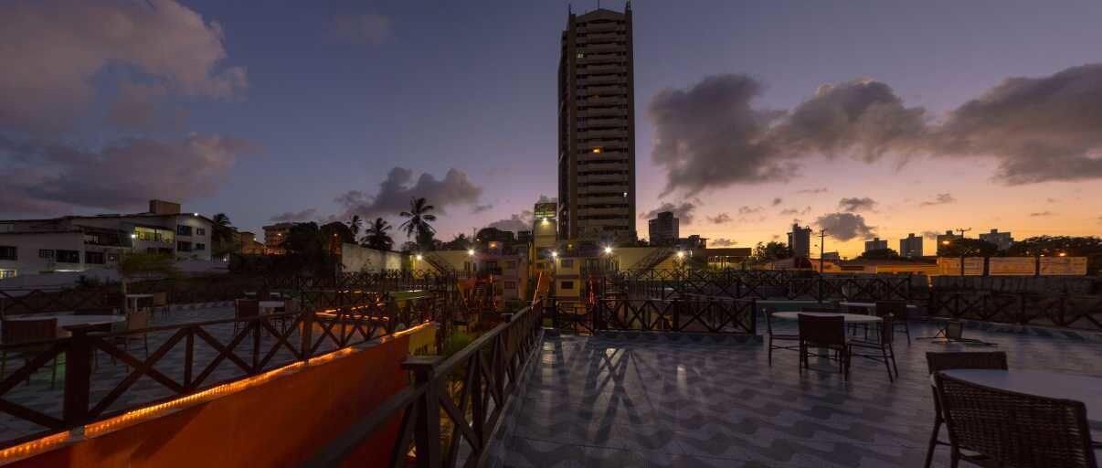 image-housing-carousel