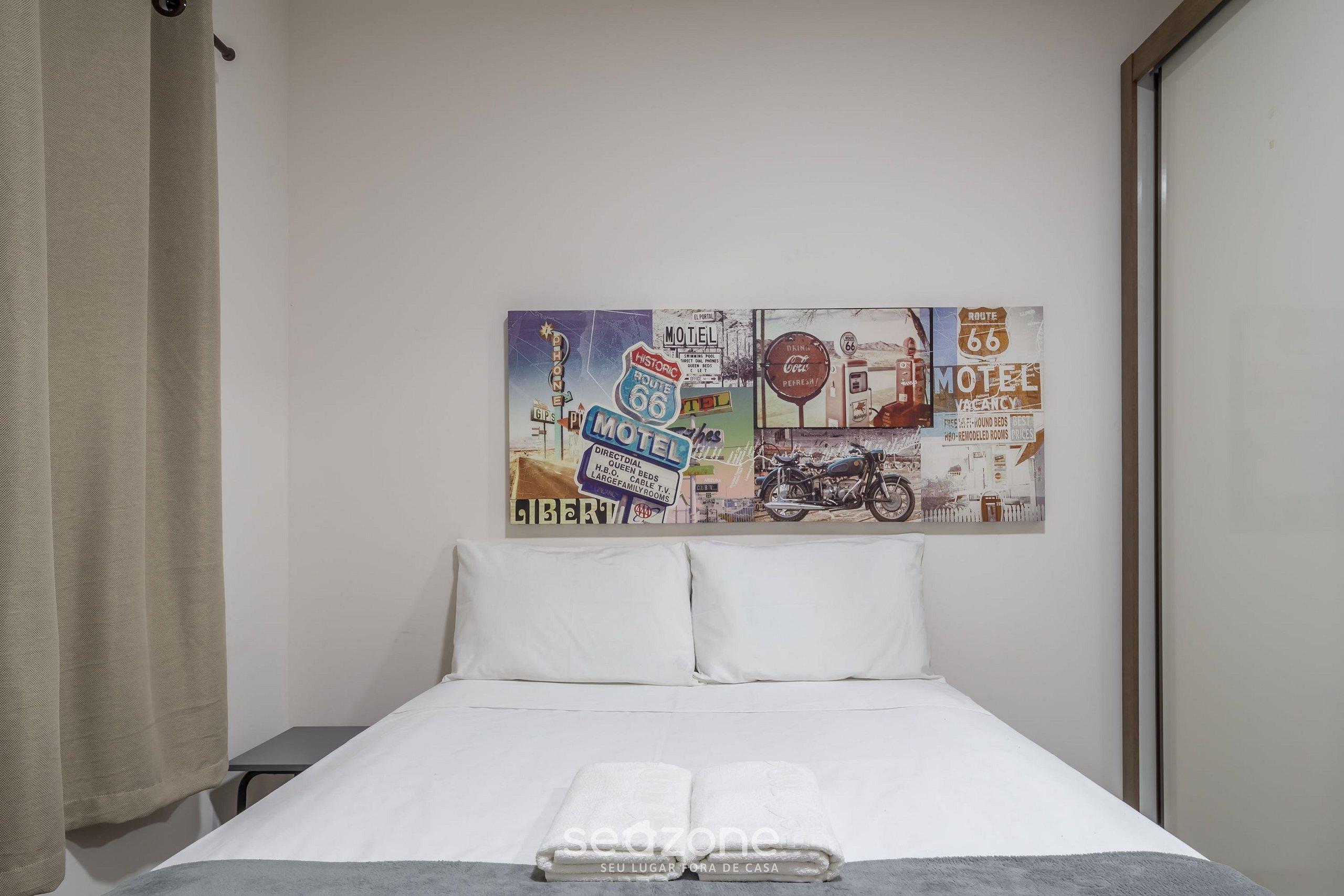 image-housing-carousel
