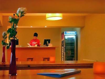 image-housing-carousel