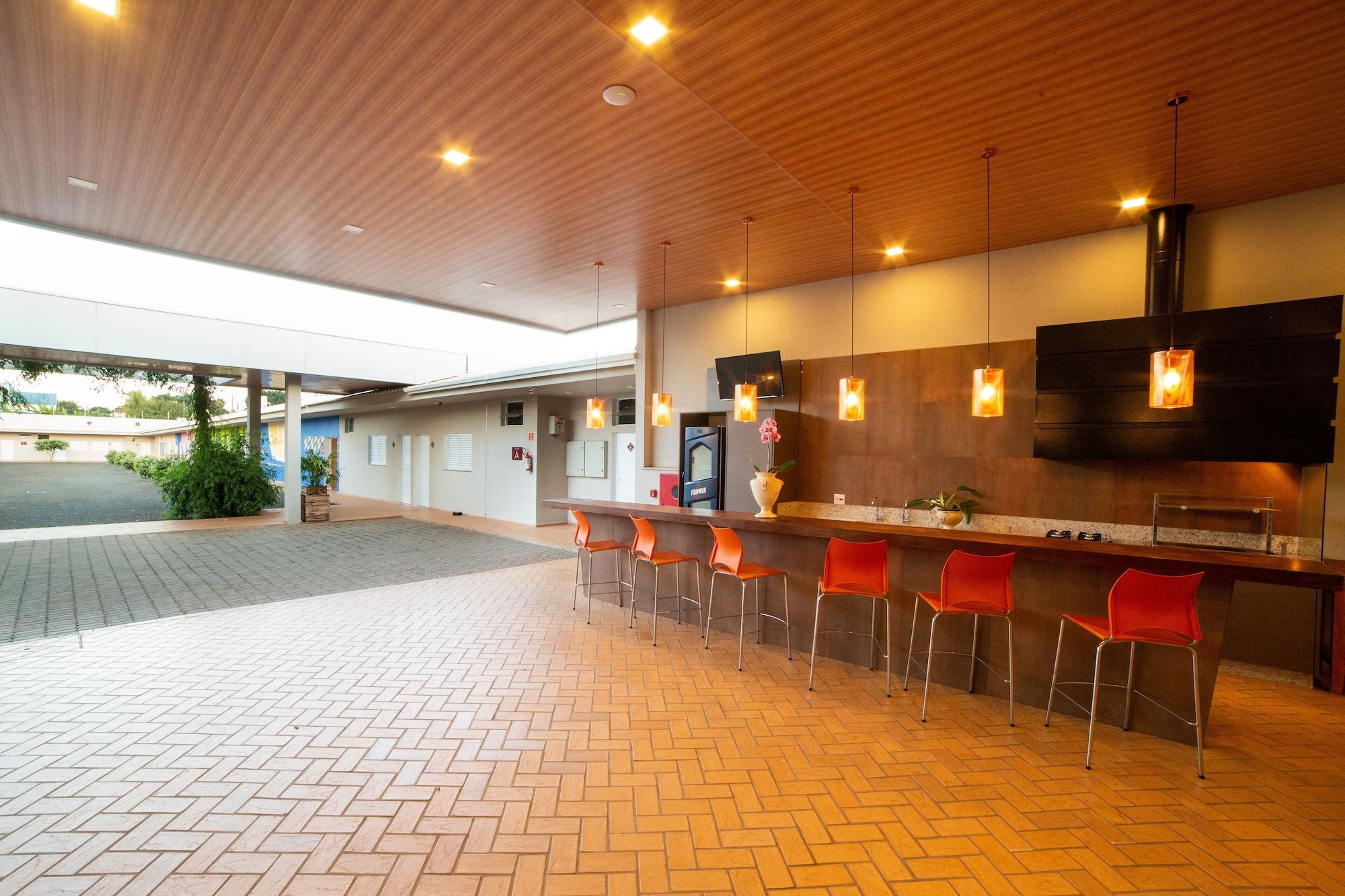 image-housing-carousel
