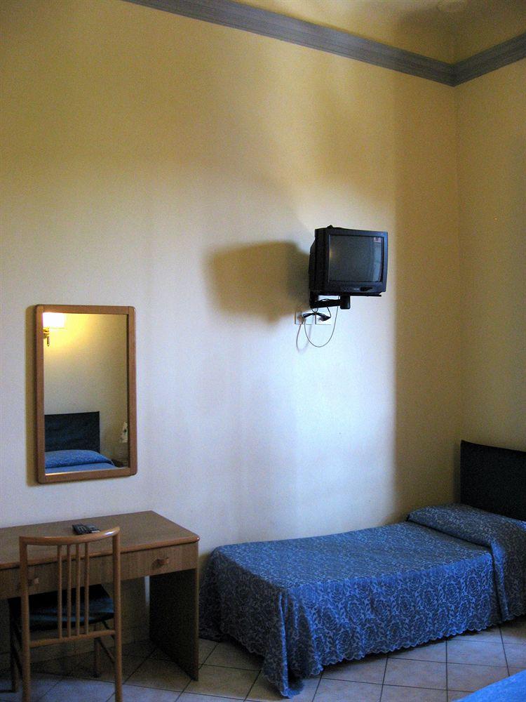 image-housing-carousel
