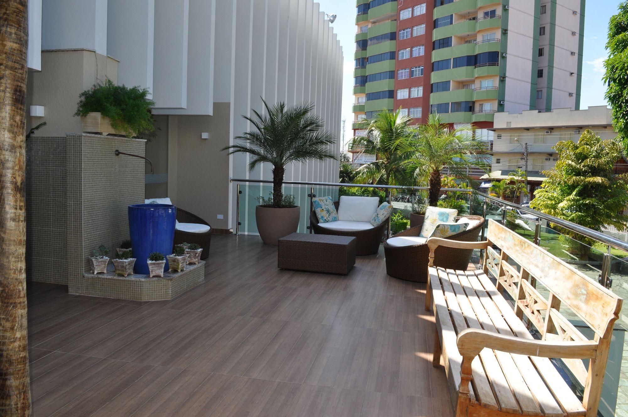 image-housing-carousel