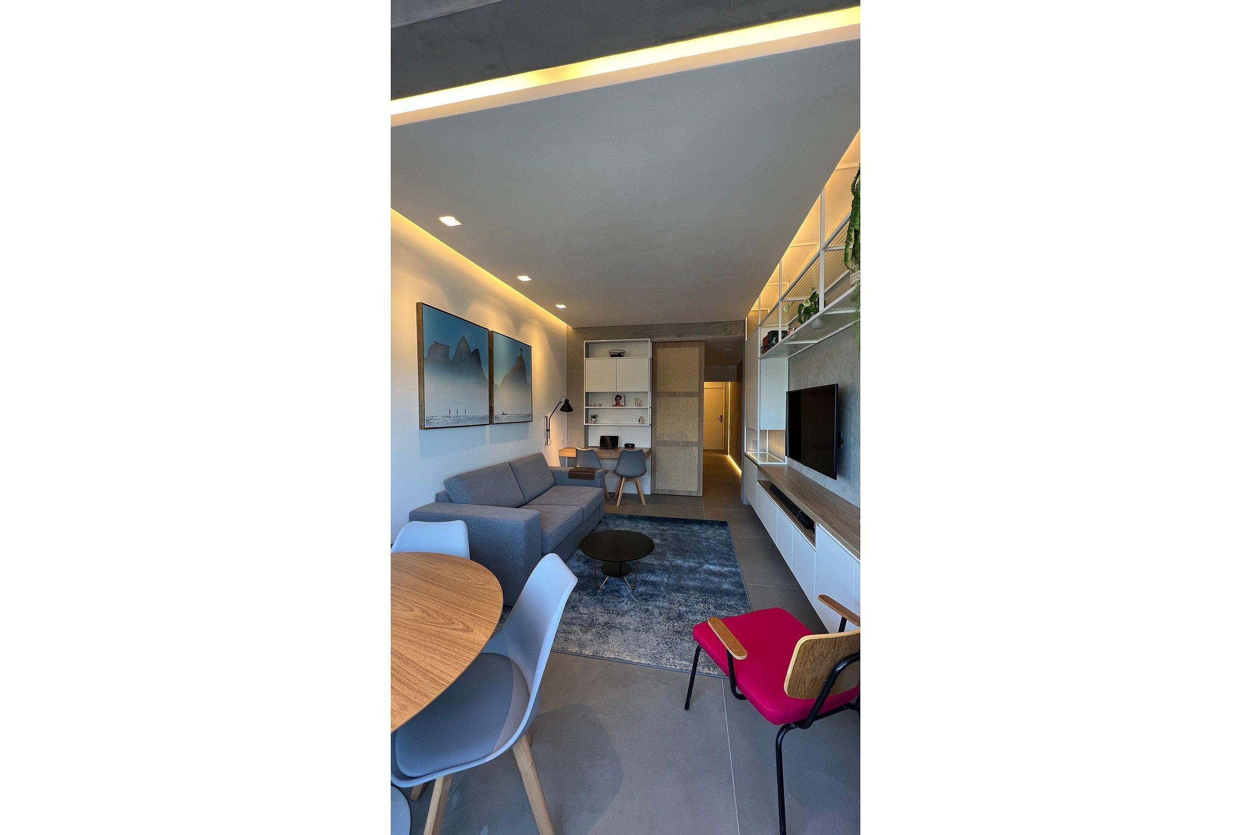 image-housing-carousel