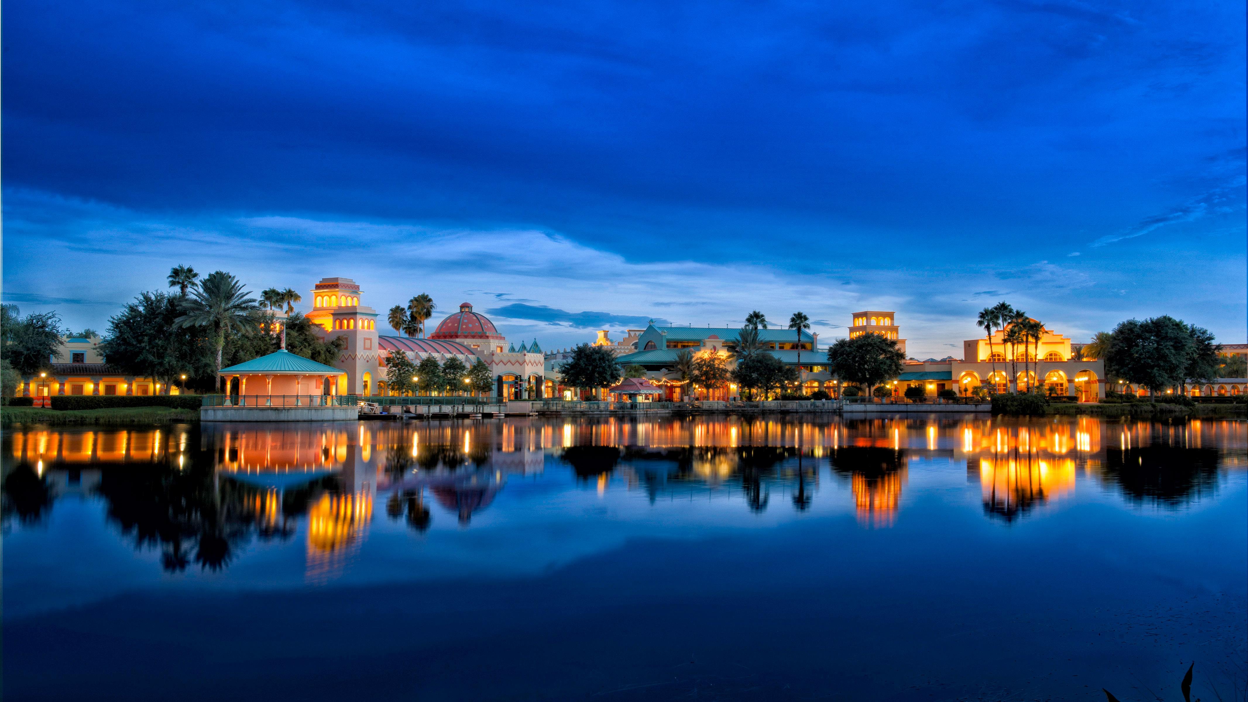 image-housing-carousel