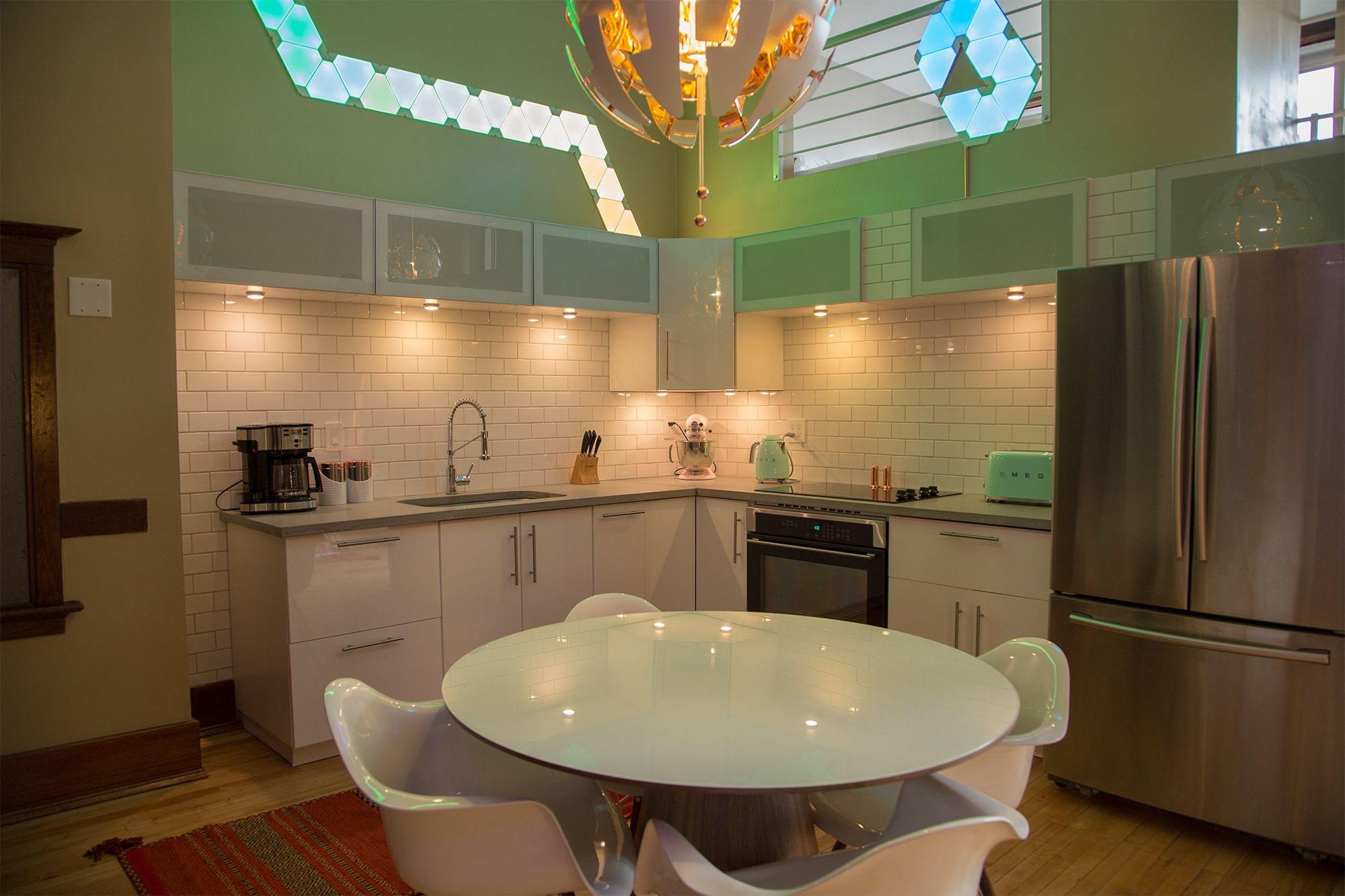 image-housing-carousel