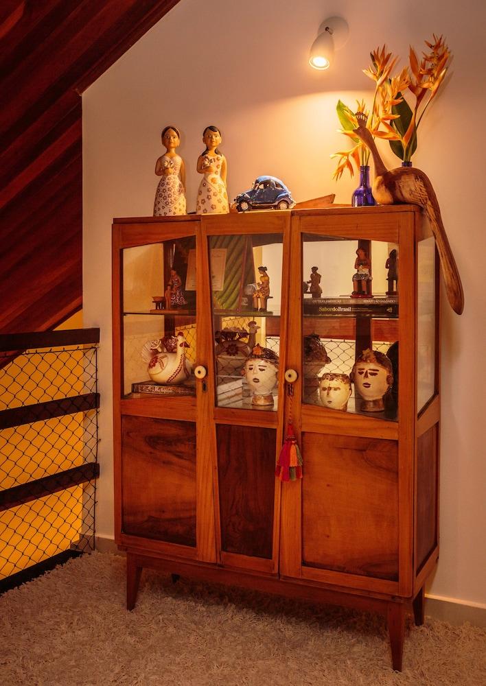 image-housing-carousel