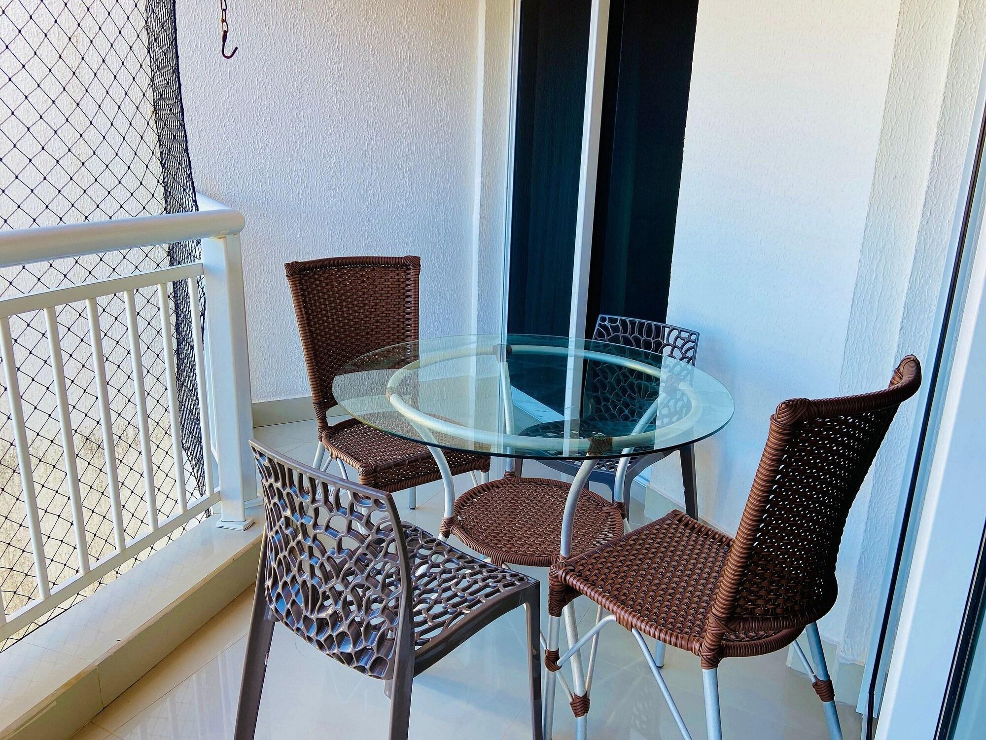 image-housing-carousel