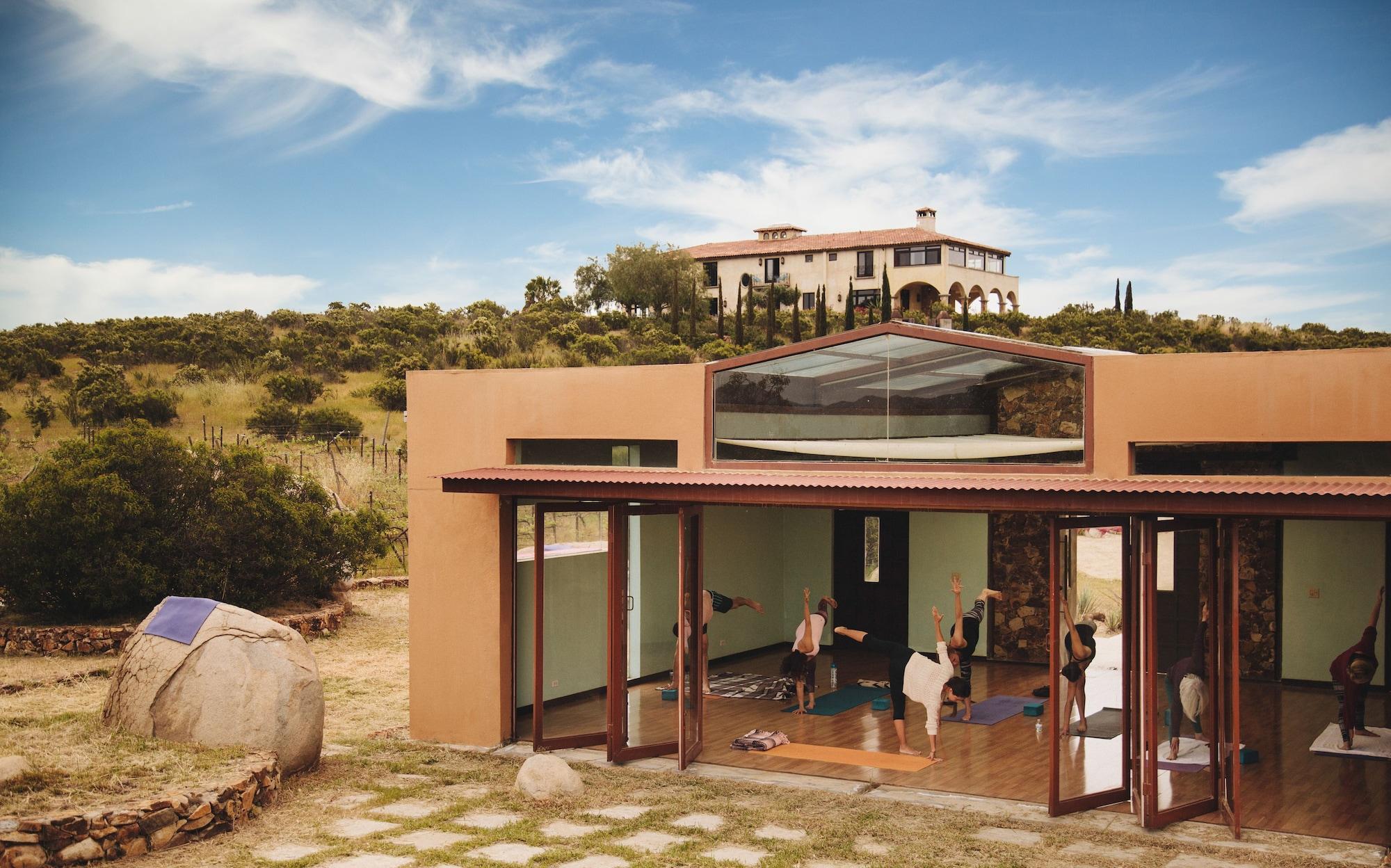 image-housing-carousel
