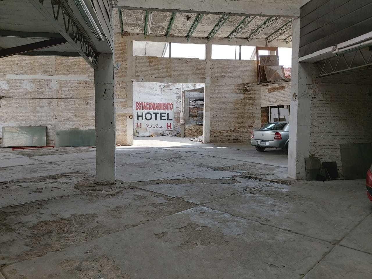 image-housing-carousel