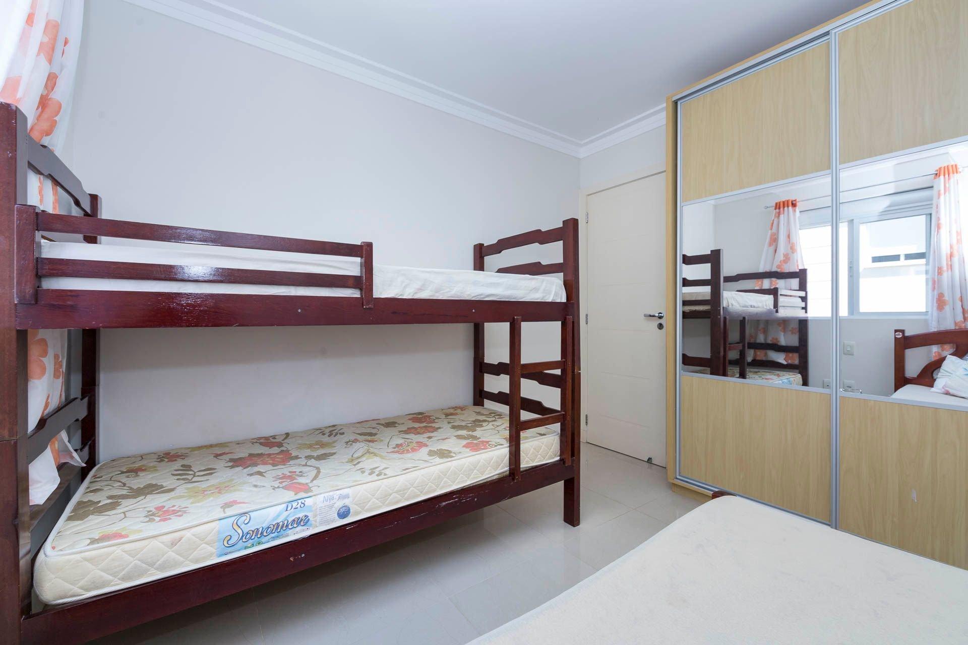 image-housing-carousel